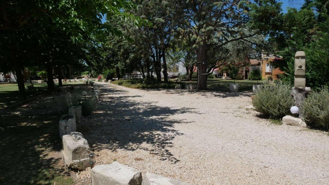 Mas Maurane - L'Olivier Avec Spa Prive Aux Portes D'Arles Tarascon Luaran gambar